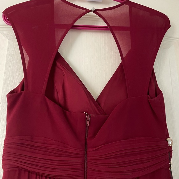 Dress - Picture 6 of 9